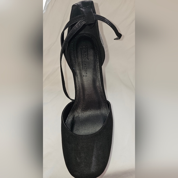 ASOS DESIGN Wide Fit Waterloo platform block heels in black - Picture 7 of 8